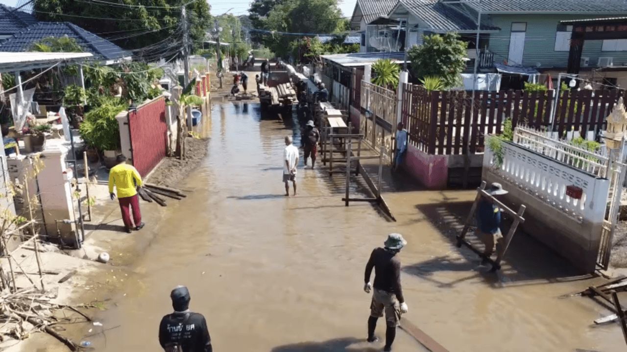 塞纳仍严重受灾，洪水淹没4个月部分区域水位下降，市政府加紧拆除木桥