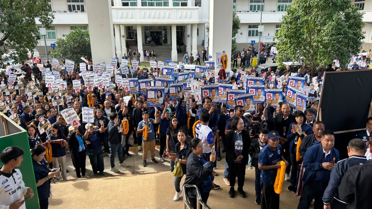 “索潘”相信泰国自豪党能获近200席，为泰党派“迈·苏卡迪查”参选武里南议员