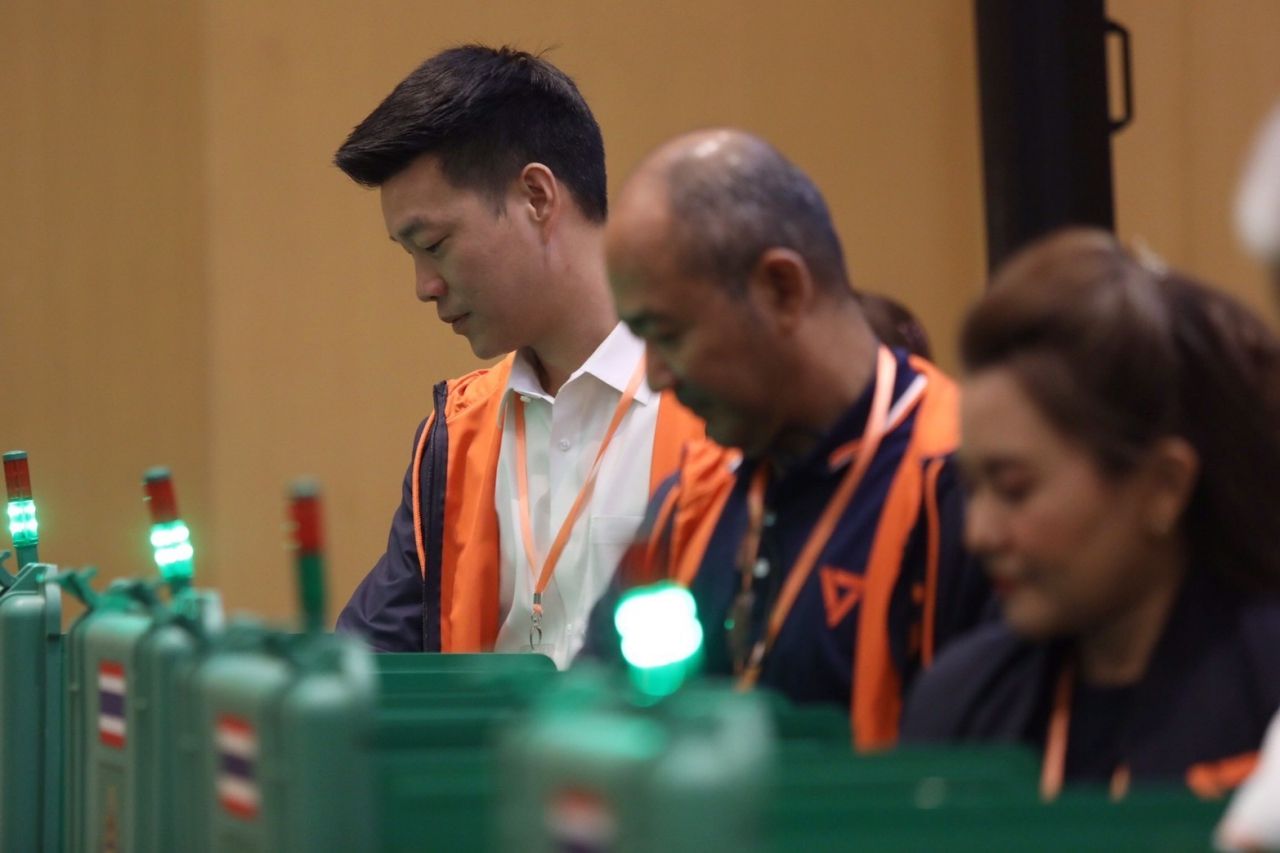“腾” 相信政府能够管理好解散议会的路线图,批评总理处理诈骗问题过慢