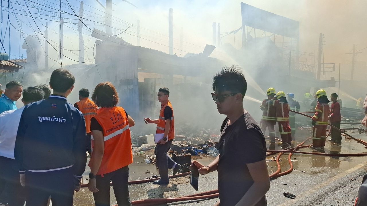 披集火灾连锁反应 市场被毁50亿 警方拘留嫌疑人审问