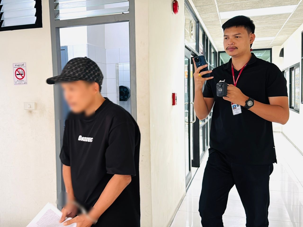 携带K他命看望儿子 曼谷拉塔纳蒂贝特警署警察抓捕35岁父亲