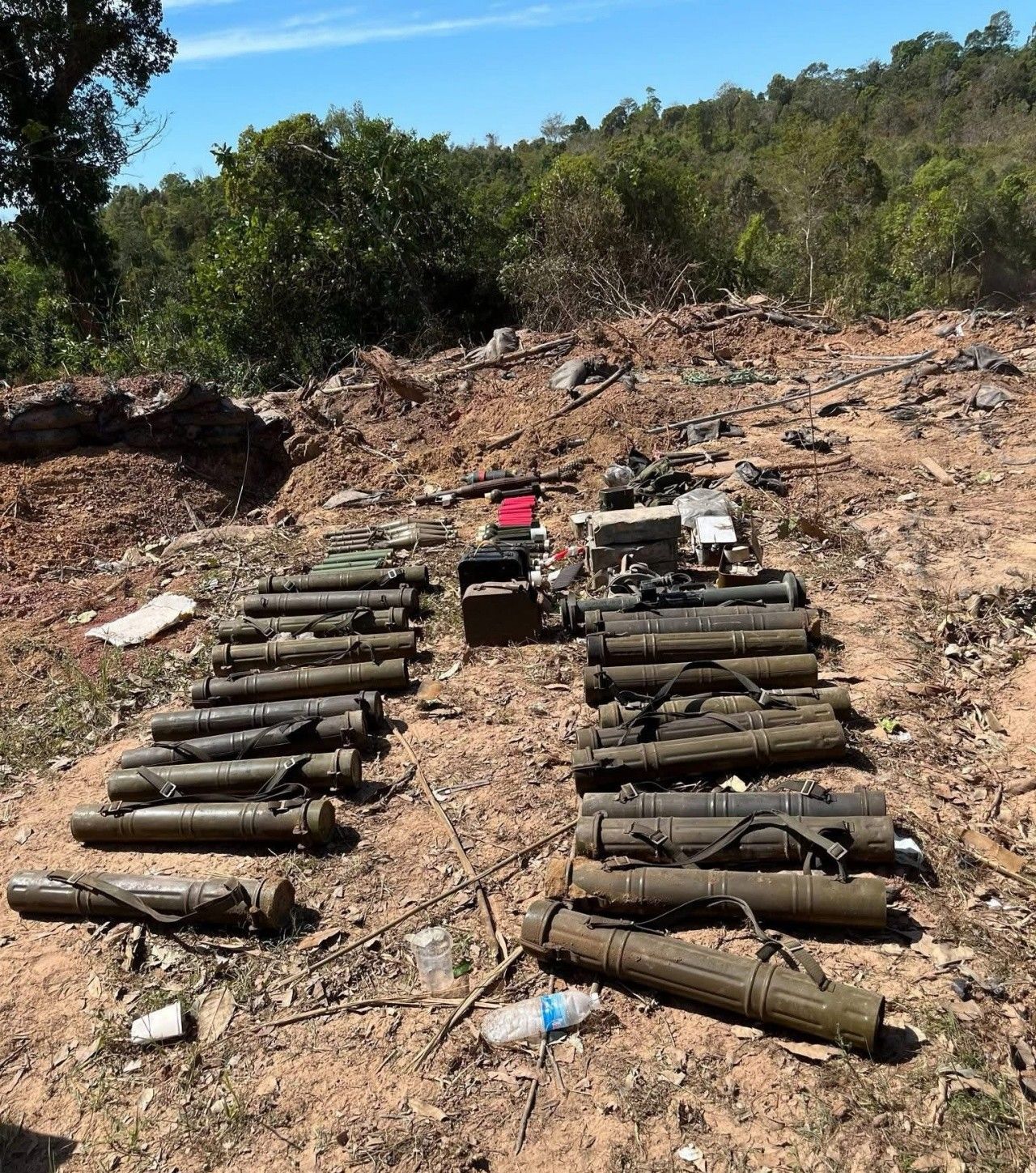 泰国炮击回应柬埔寨军队 在达叻省边境试图占领三房地区