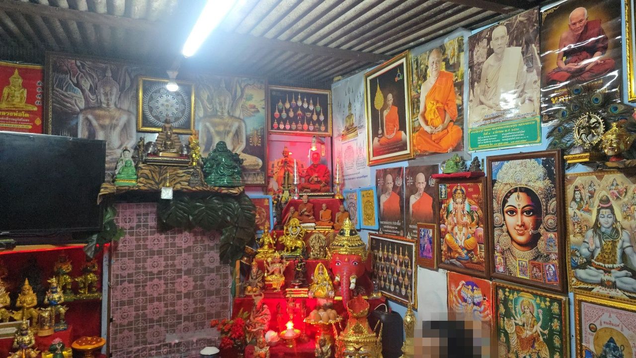 占卜师澄清，坚称未对16岁少年过度索求，支付不足50万，解释费用用途