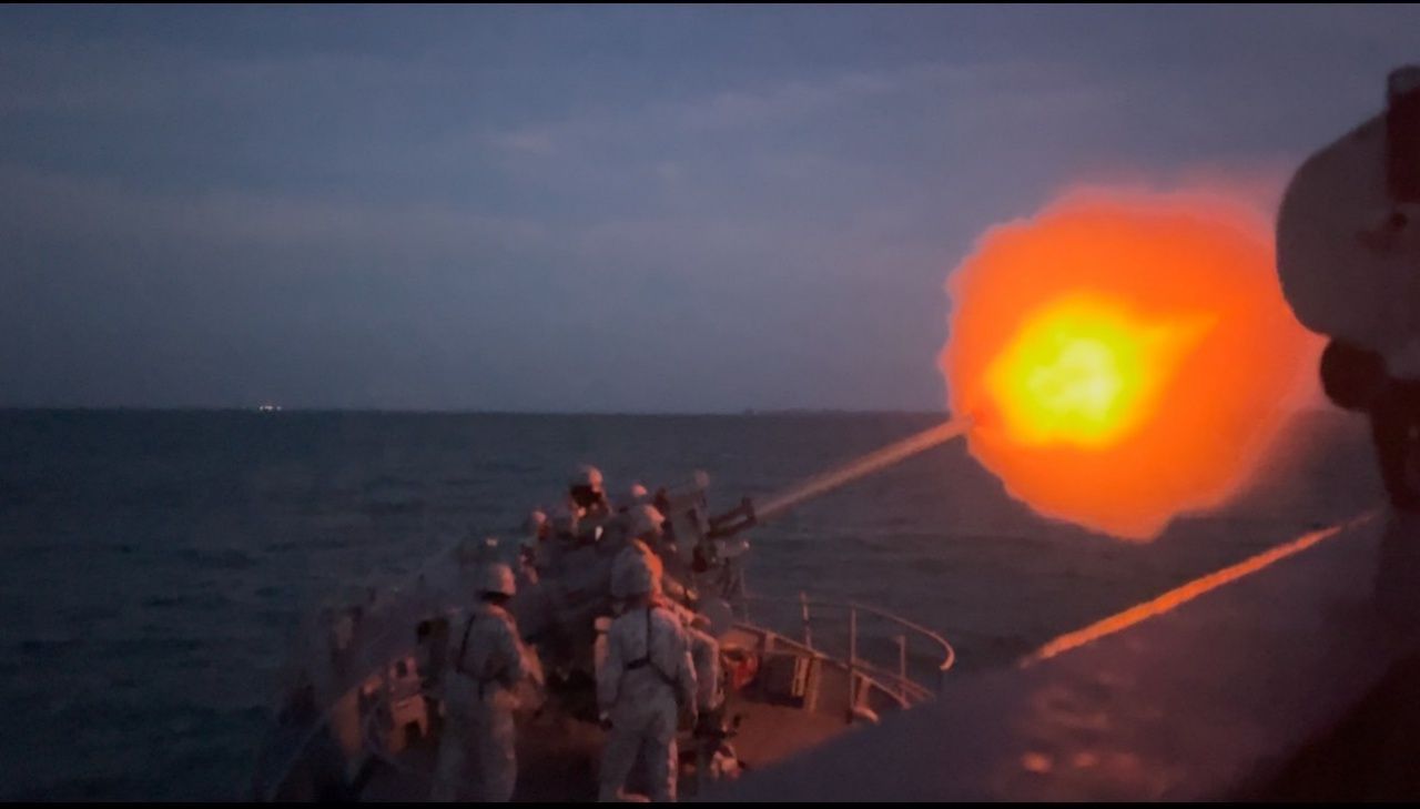 海军派遣战舰“泰帕号”发射大炮支持已完成80%的“班萨姆拉”战略点夺取