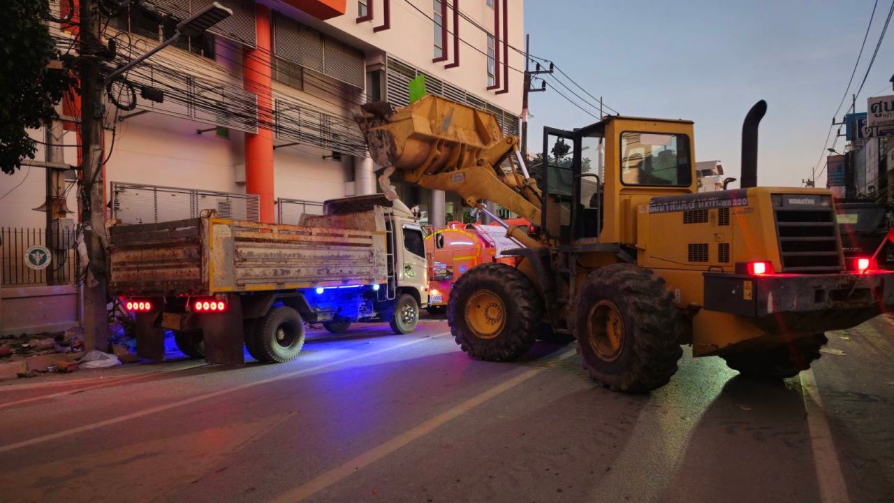 第四军区司令调动400名官员加速修复合艾医院，改善交通状况