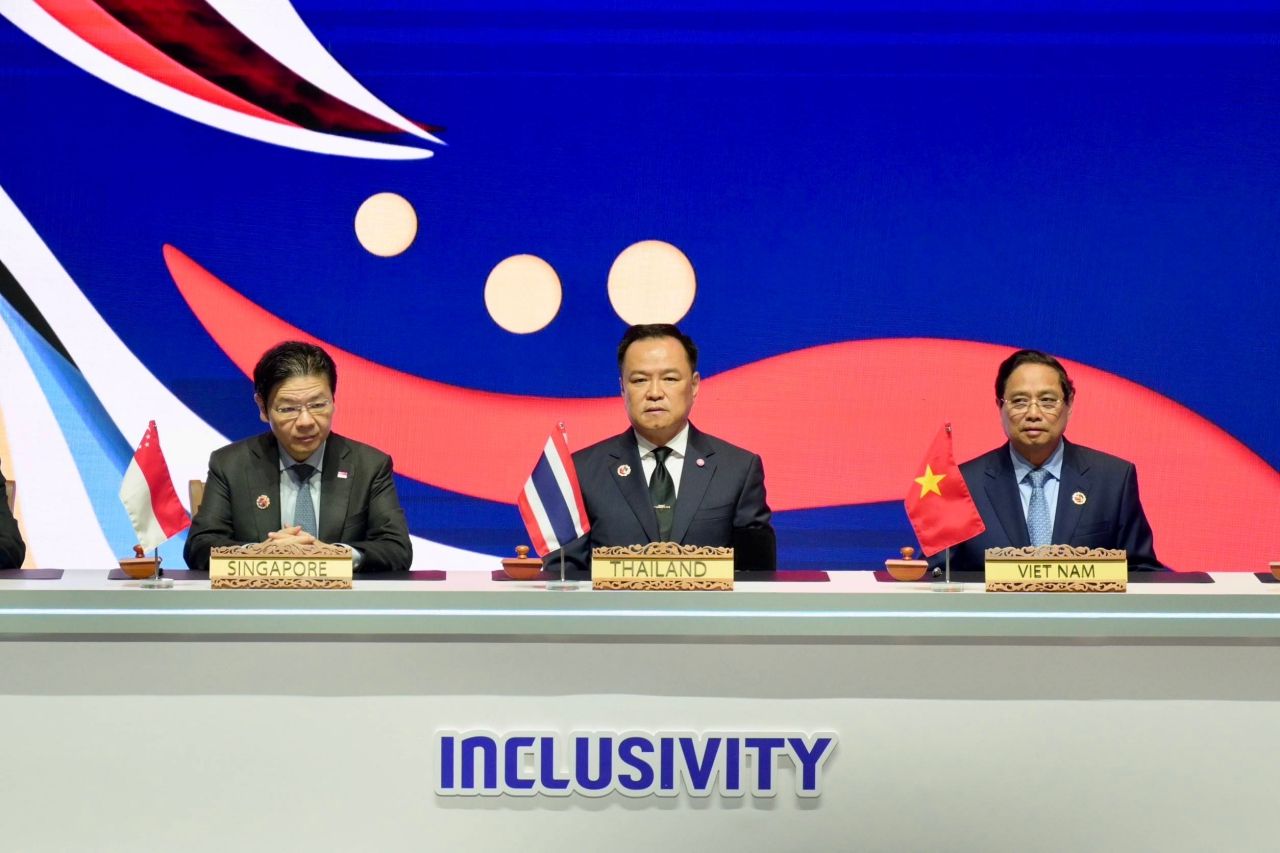总理出席第47届东盟峰会开幕式并与“特朗普”进行双边会谈