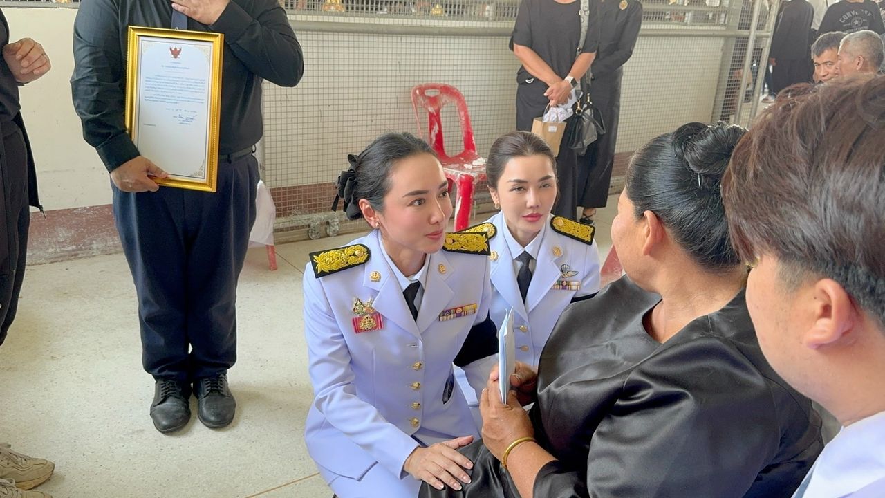 “巴色” 参与บ้านผือ加油站的悼念活动 - “ลิณธิภรณ์” 参加“ส.อ.อัมรินทร์”的皇家火化仪式