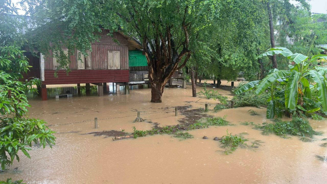 泰国铁路局暂停南部线16列火车，并暂时更改终点站，自11月24日起生效