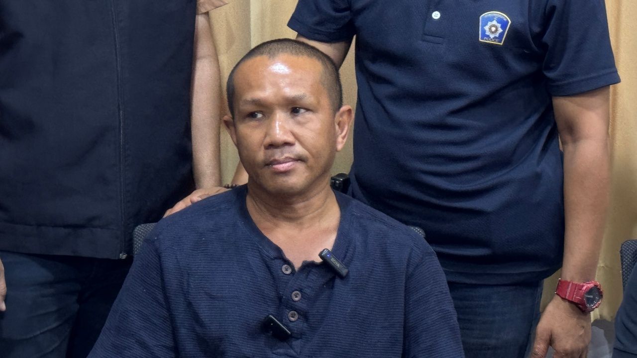 逮捕了“前乡镇主持”持枪袭击僧侣，声称遭受歧视和欺凌