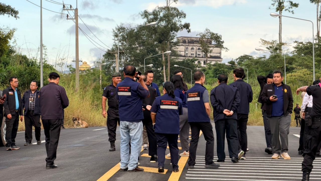 军事委员会突袭达叻视察泰柬边境,海军司令准备遵令拆除三座房屋