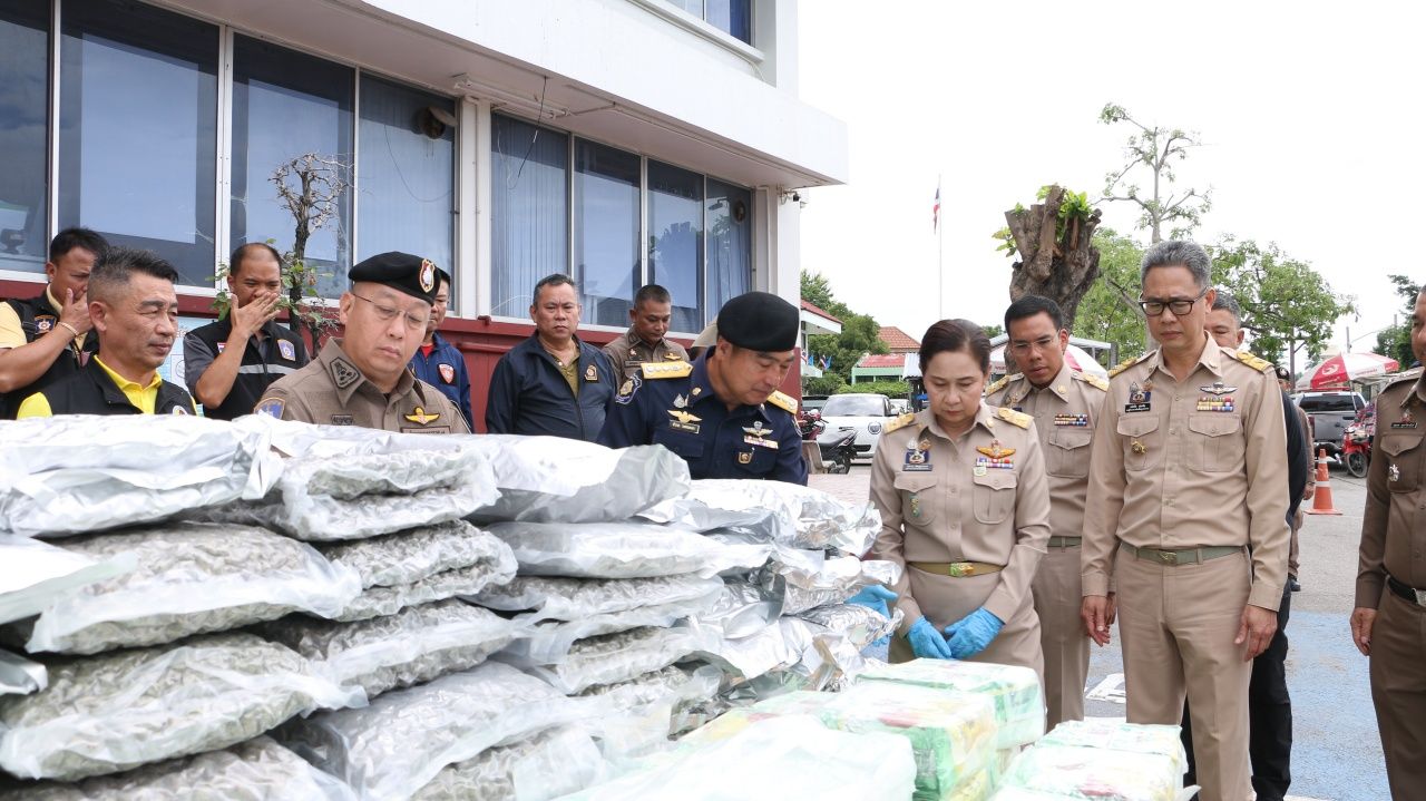 毒贩通过应用程序召车，将冰毒和大麻运往南部，价值超过8100万泰铢