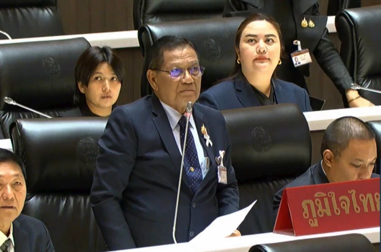 议员和参议员举行默哀仪式,向保卫边境的“英勇士兵”致敬