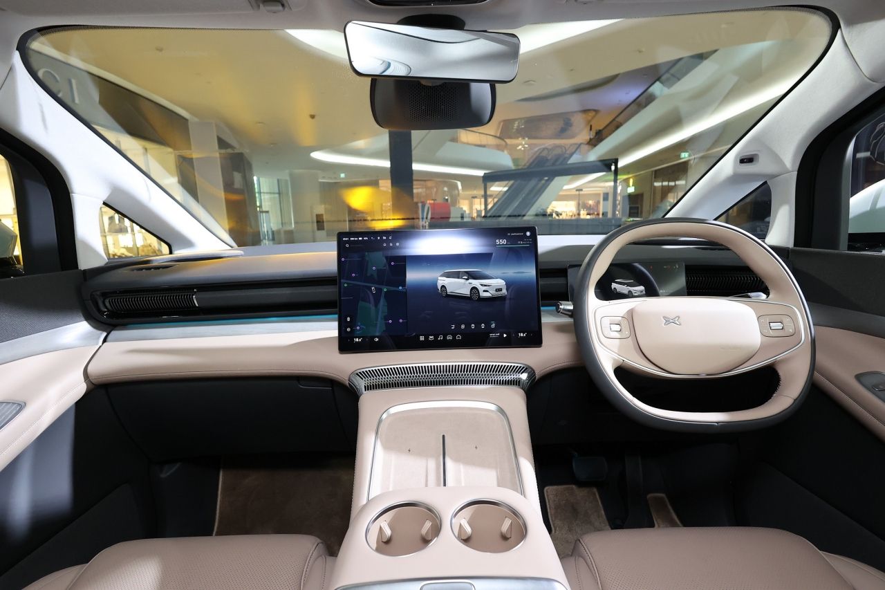 XPENG X9 Executive智能运动型电动面包车售价达249.9万