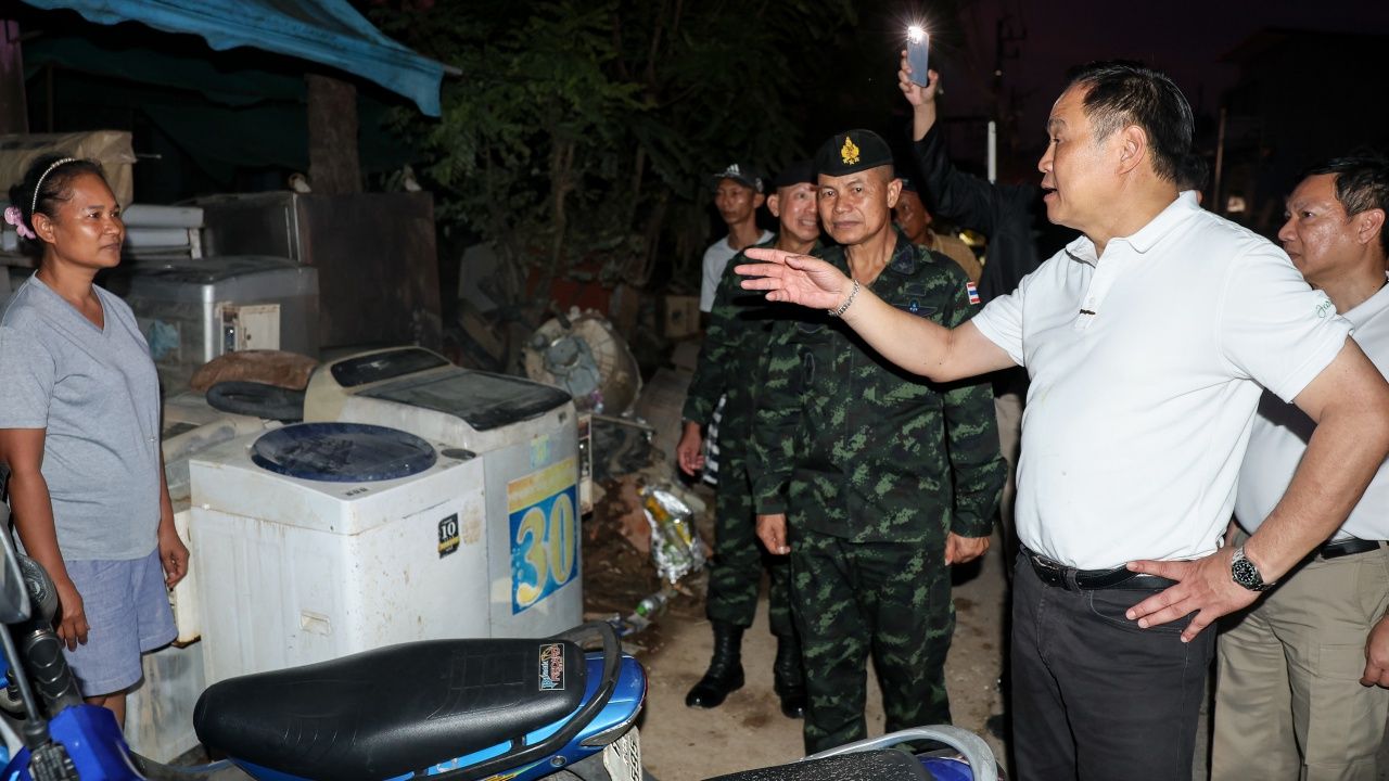 总理携“萨比达”突袭合艾第8区 村民表示一无所有