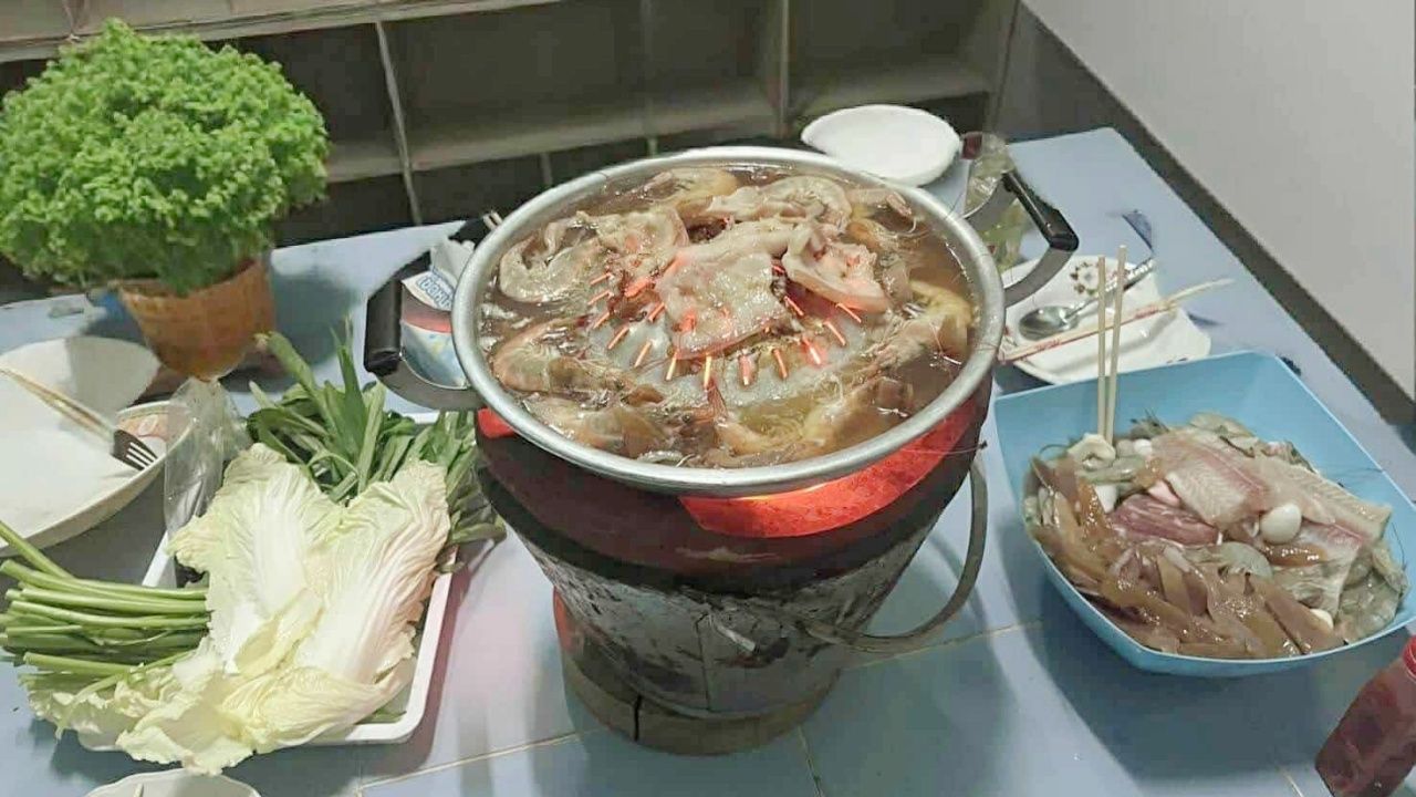 女子描述惊险一刻 吃完“烤肉”后呕吐-晕倒 疑似“水母”引起