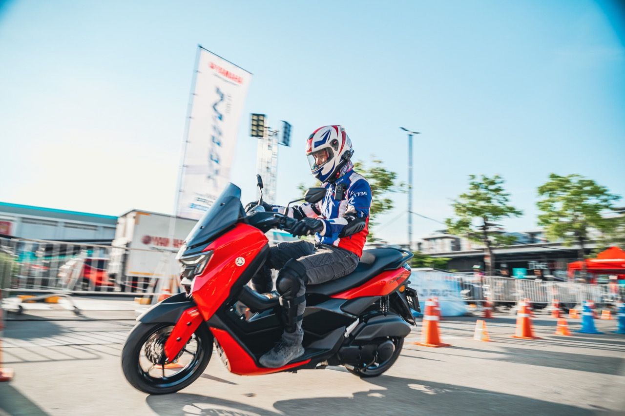YAMAHA邀请赛车手体验ALL NEW YAMAHA NMAX TECH MAX 在Lotus Srinakarin