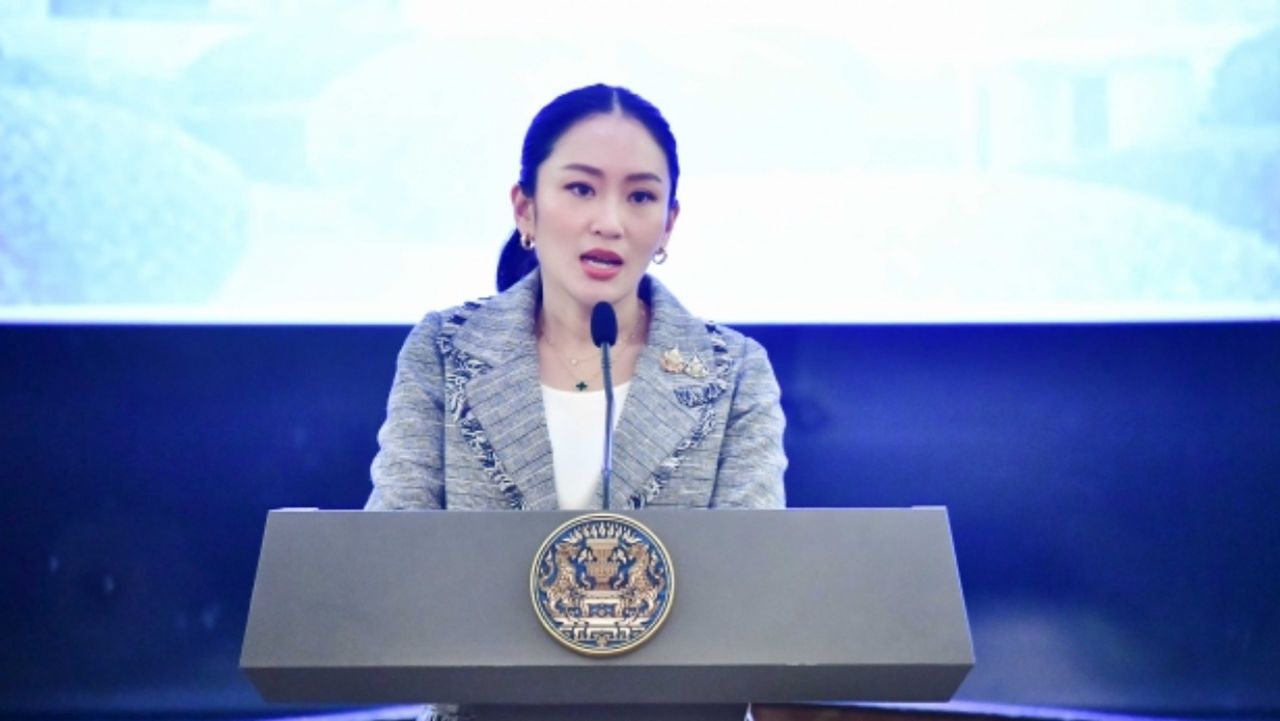 总理英拉向审计署大楼受害者家属提供慰问金,深表悲痛,承诺帮助所有人