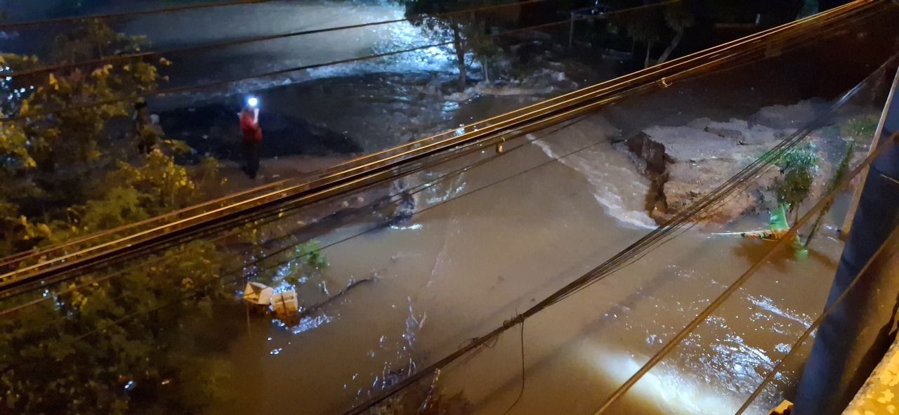 因皮瑞:重设防洪线后再次倒塌 洪水涌入因皮瑞学校