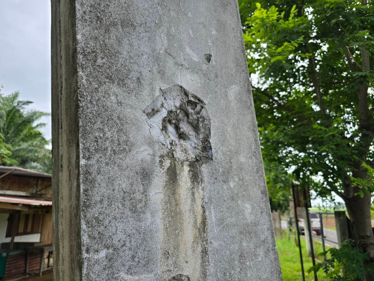 村民分享遭遇：2011年柬埔寨BM-21火箭弹袭击，建造掩体之后