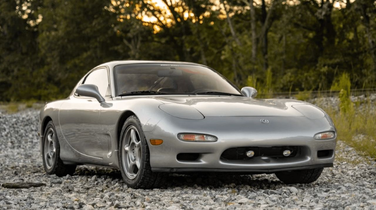 重温传说:Mazda RX-7 FD 1992——驾驶者梦寐以求的旋转引擎