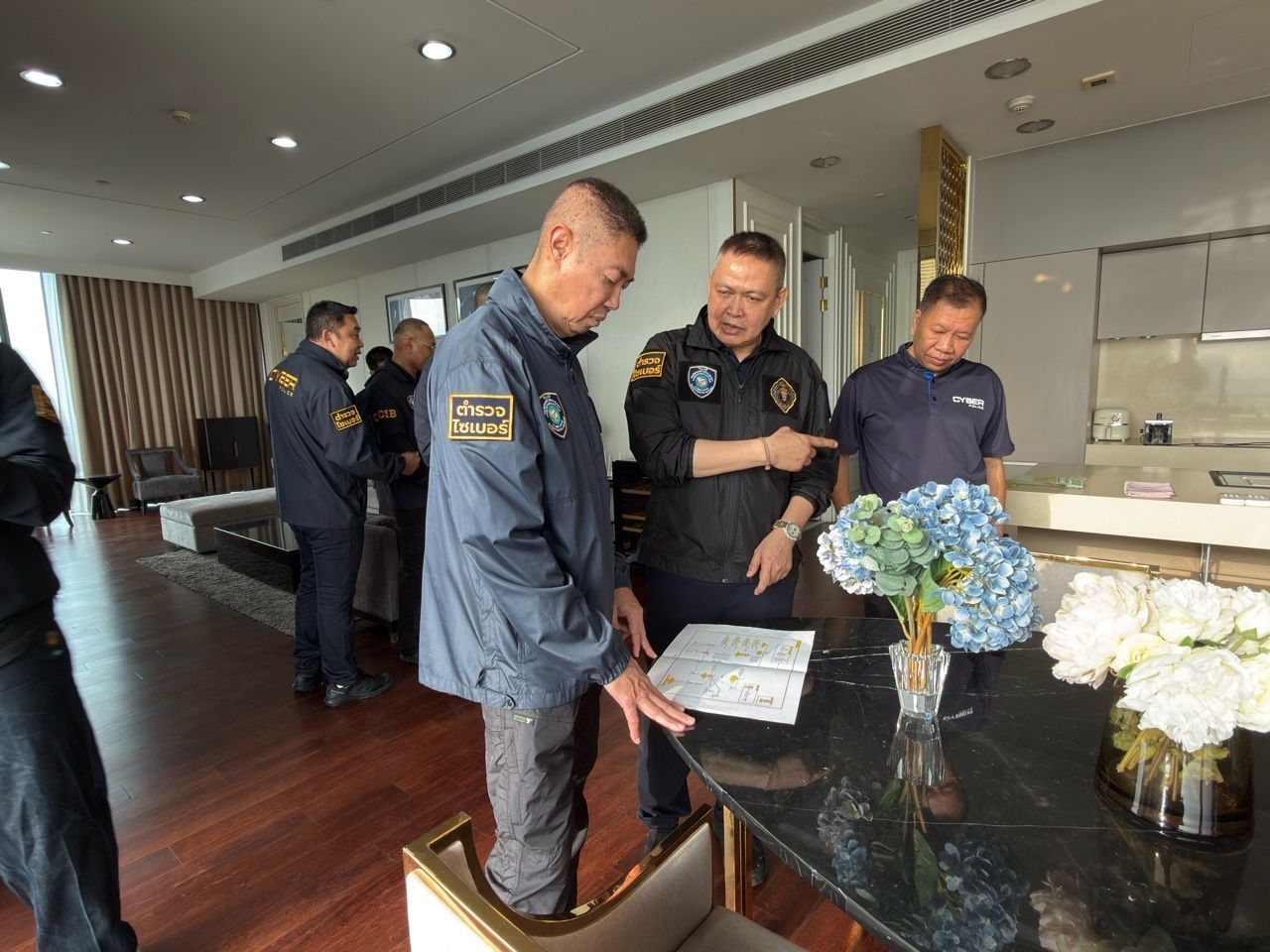 查封价值4亿的财产,“梁拍”网络牵涉柬埔寨诈骗团伙包括豪华公寓和奔驰车