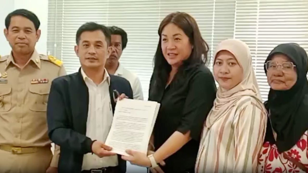 超过20艘快艇起火，船主向公正中心投诉，承担额外负担，无人负责