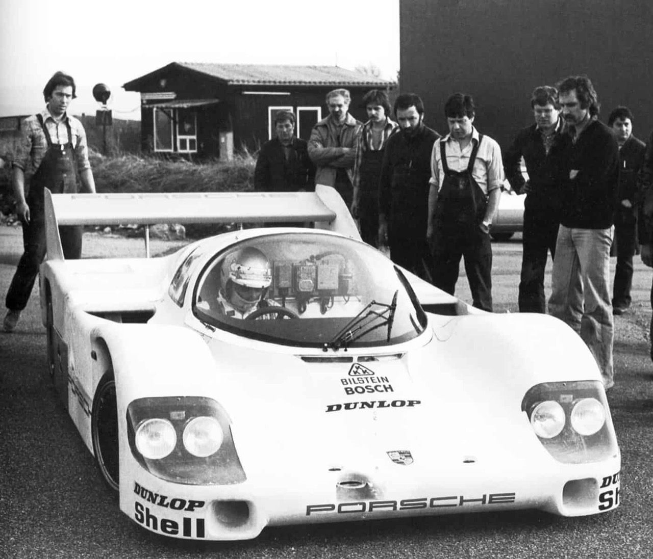真实展示：Porsche 956 传奇赛车首次亮相泰国