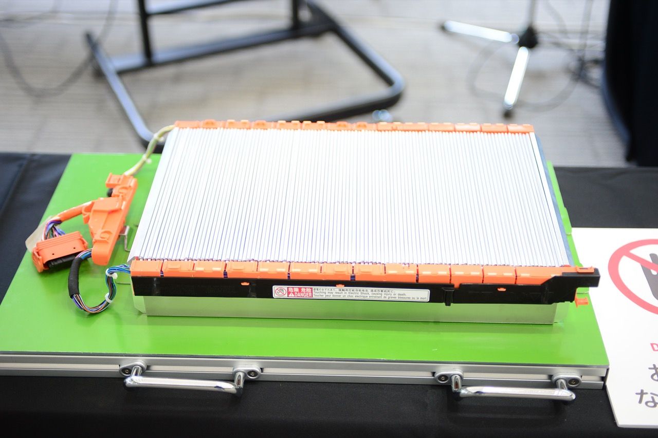 Toyota 回答固态电池“高功率”电动车何时完成?