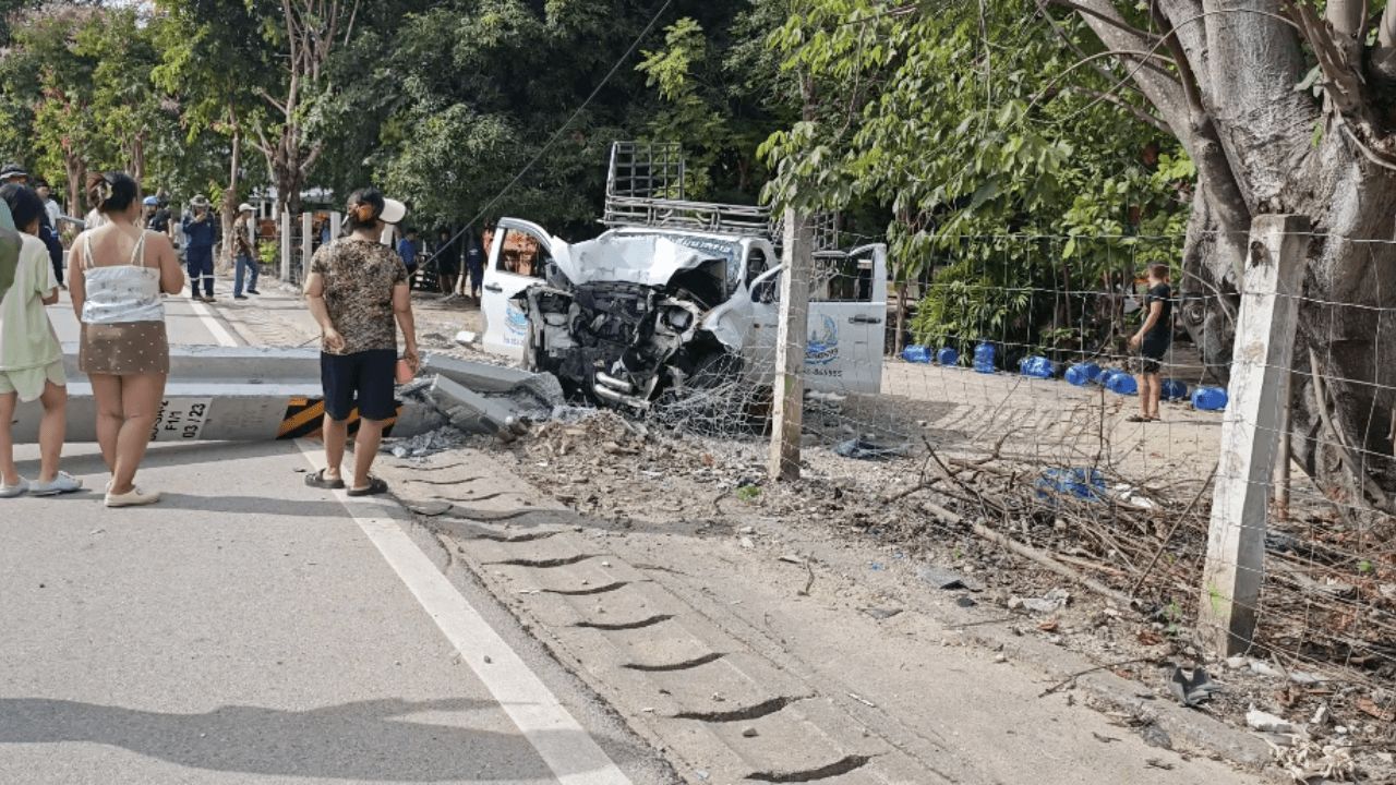 惊险！清迈高架电缆车失控撞倒24根电线杆