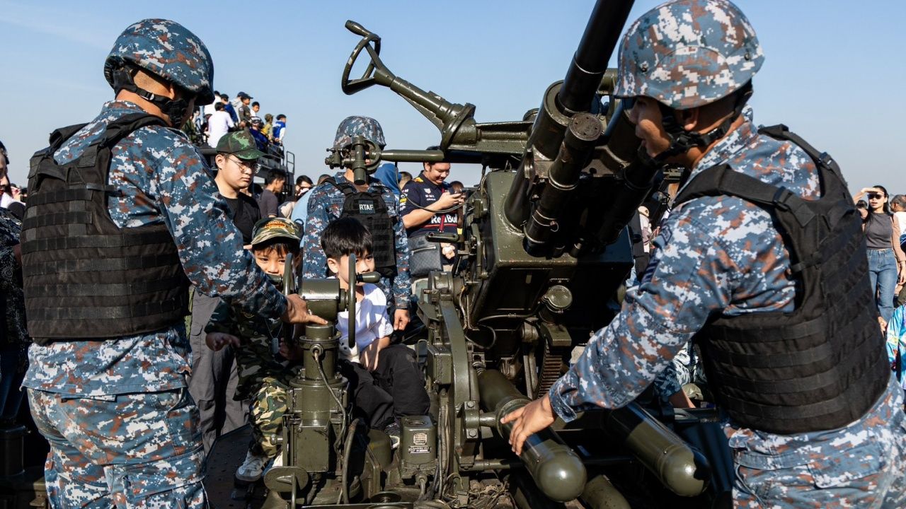 2569年空军少年日活动热闹异常，观看飞行表演注册人数超10万