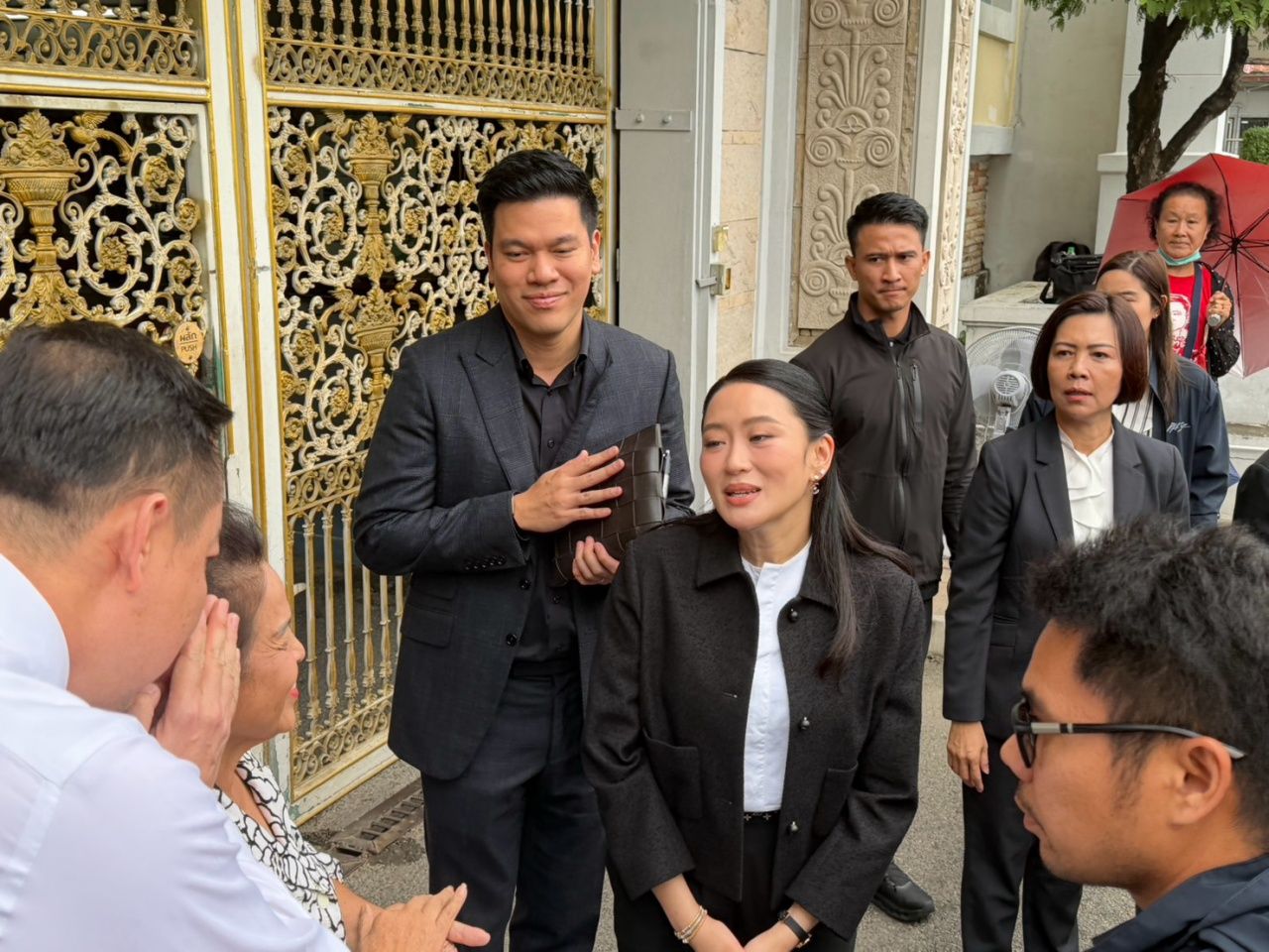 帕通达拉及其丈夫探望“他信” 仅聊孩子未谈及“柬埔寨”