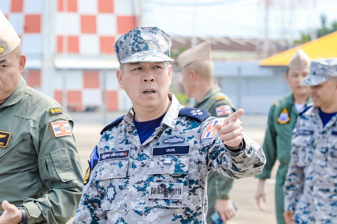 海军舰队司令检查驱逐舰、海豹部队及航空单位应急能力