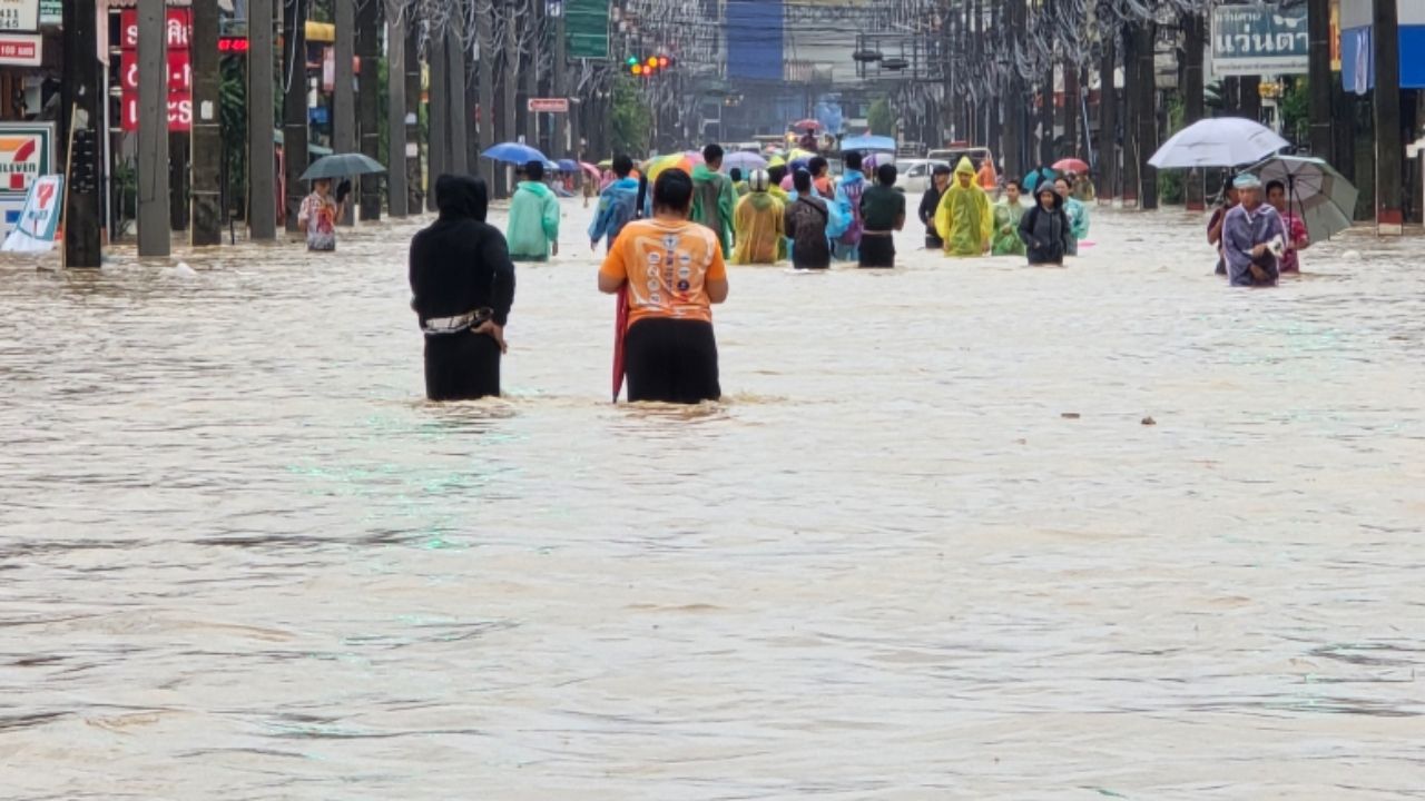 合艾洪水危机，警告民众做好准备，预计水位将上升并扩大