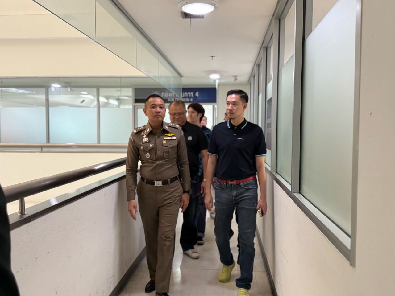 博伊·塔帕拉加见网络警察，准备起诉键盘侠诽谤