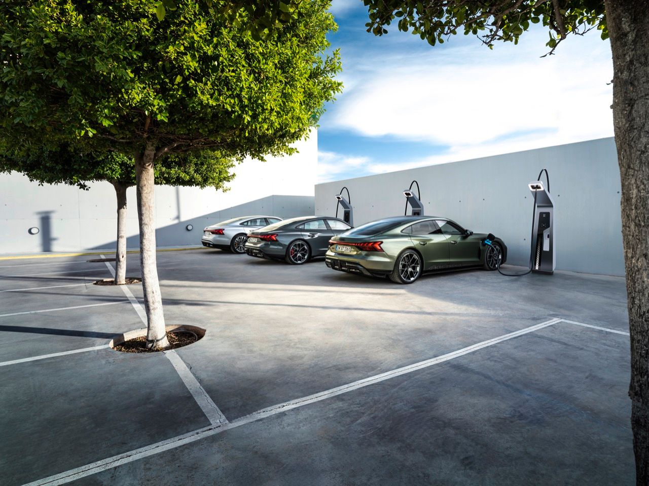 TOYOTA/LEXUS 在欧洲畅销，BMW AUDI 本土市场萎缩！