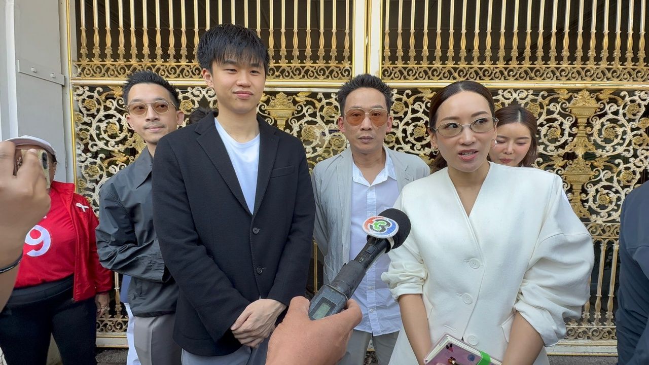 小派访问“Thaksin” 透露作为“Yingluck”的代表传达思念