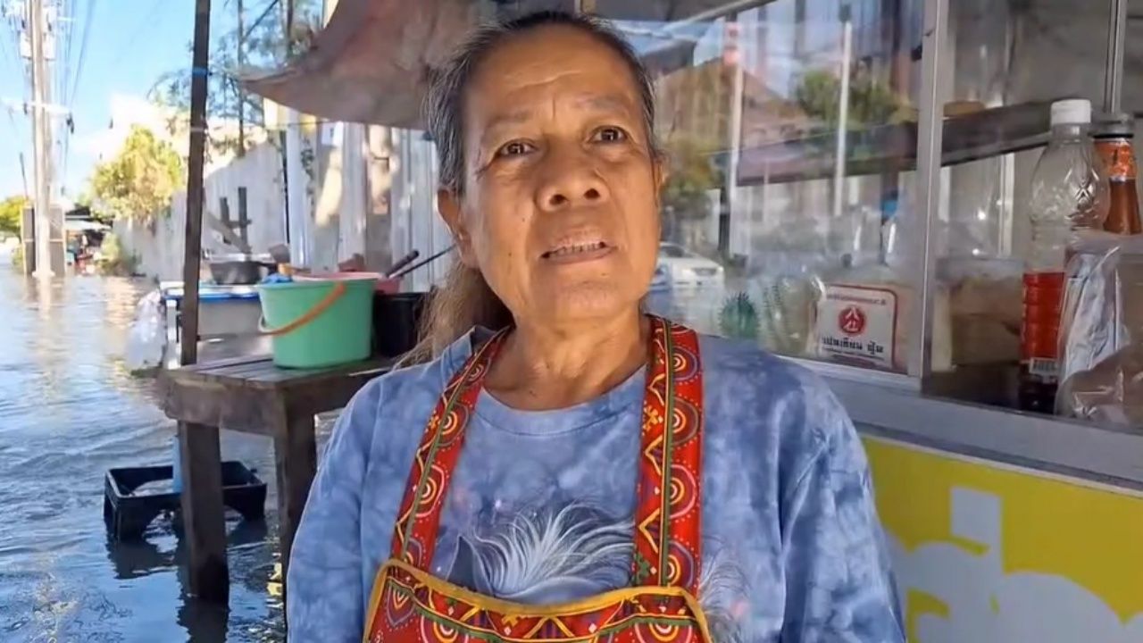 北榄府遭遇“海水上涨”洪水侵袭,许多地区被淹,商贩每年面临问题