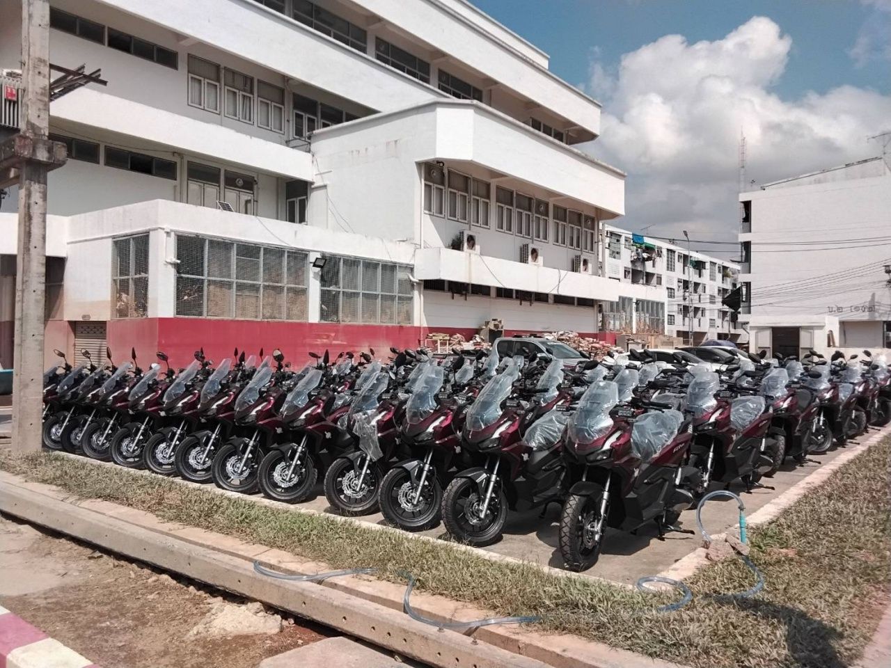 快速派遣:100辆全新巡逻摩托已经抵达合艾,替代被淹车辆