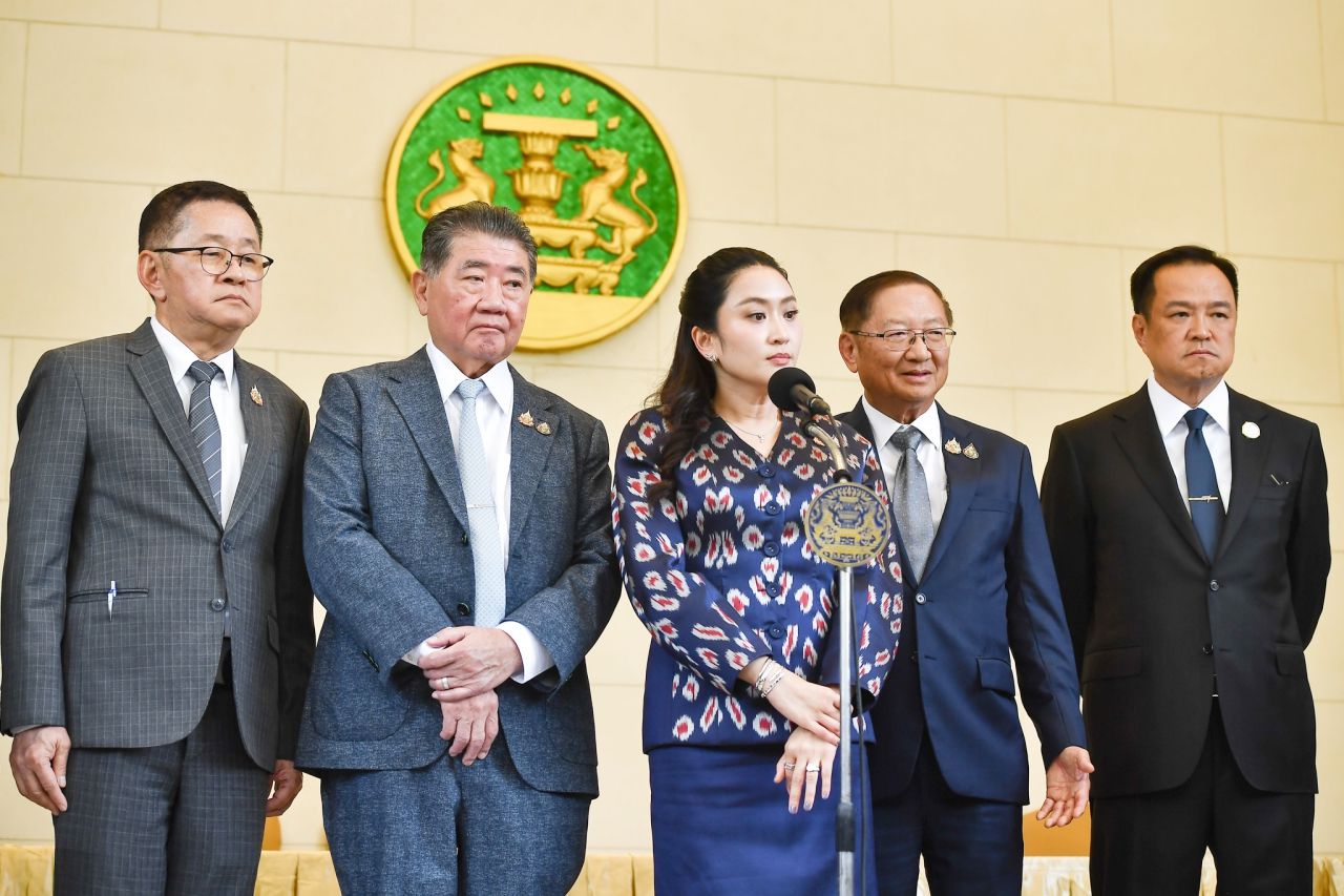 总理“皮尼通”确认“英”已与第二军区总司令沟通，无政变