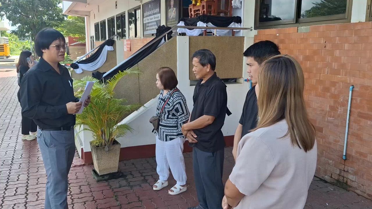 协调承包商负责处理在南邦因沥青路滑受损的车辆