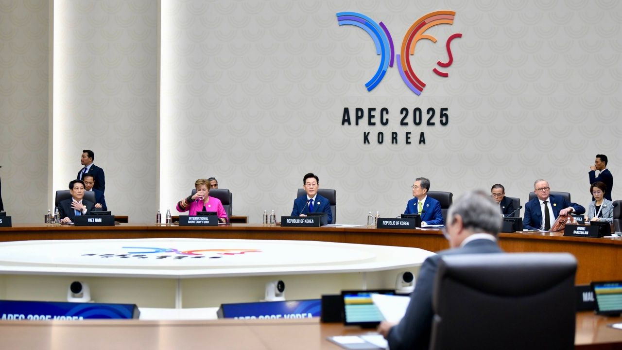 泰国总理出席APEC经济领导人会议 推动开放与合作