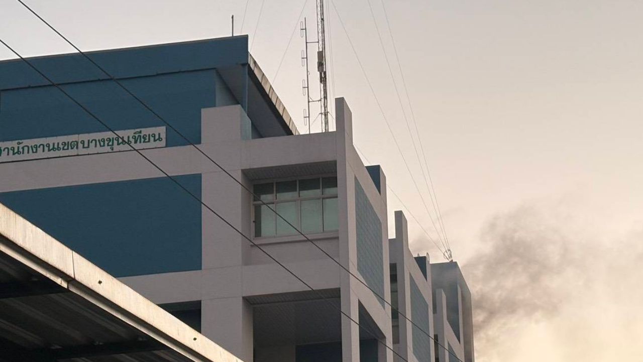 曼谷 Bang Khun Thian 区办公室起火，疑因电路短路 财务室为起火点