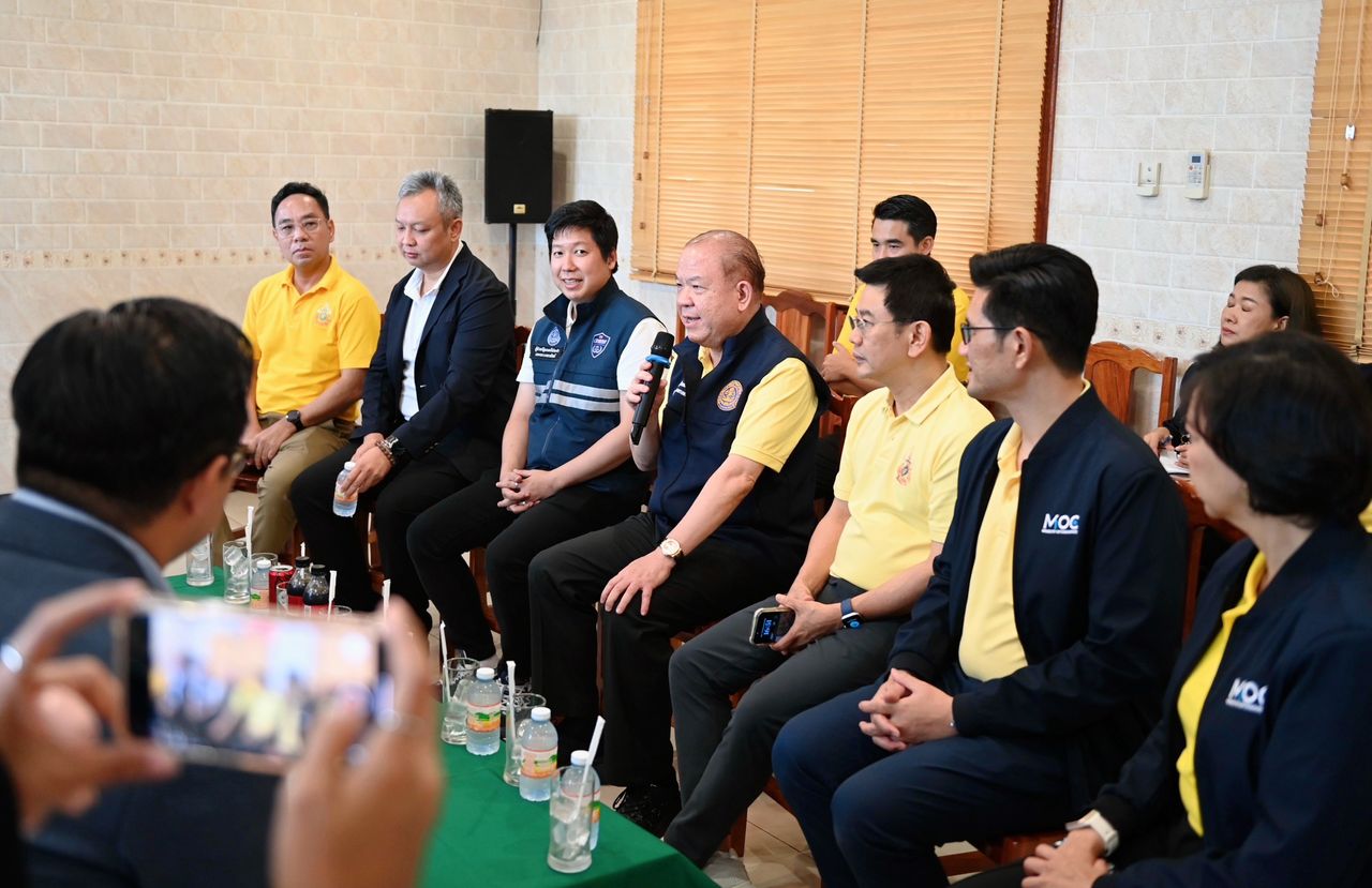 “พิชัย” 会见私营部门 推动泰老边境旅游贸易政策
