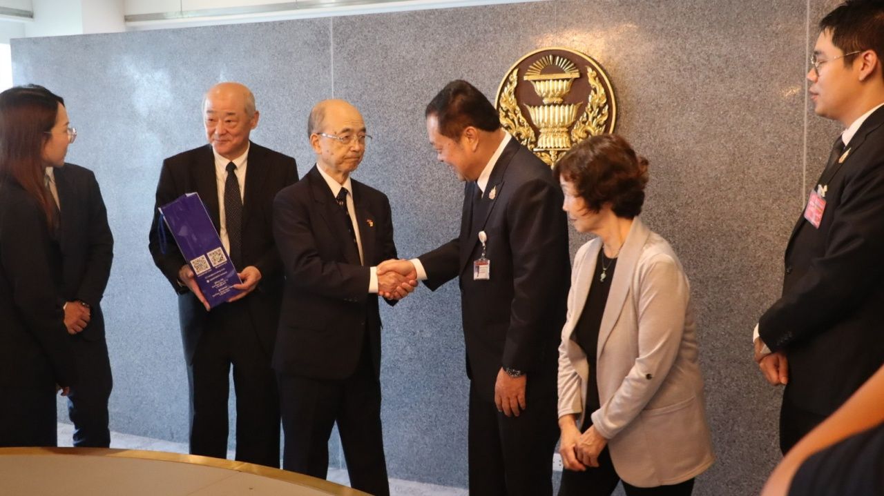 日本游客家庭拜访“塔威” 追踪女儿死亡事件进展