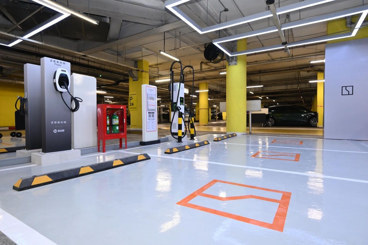 ZEEKR Power 充电站在中央世界首次开业,最大功率400千瓦