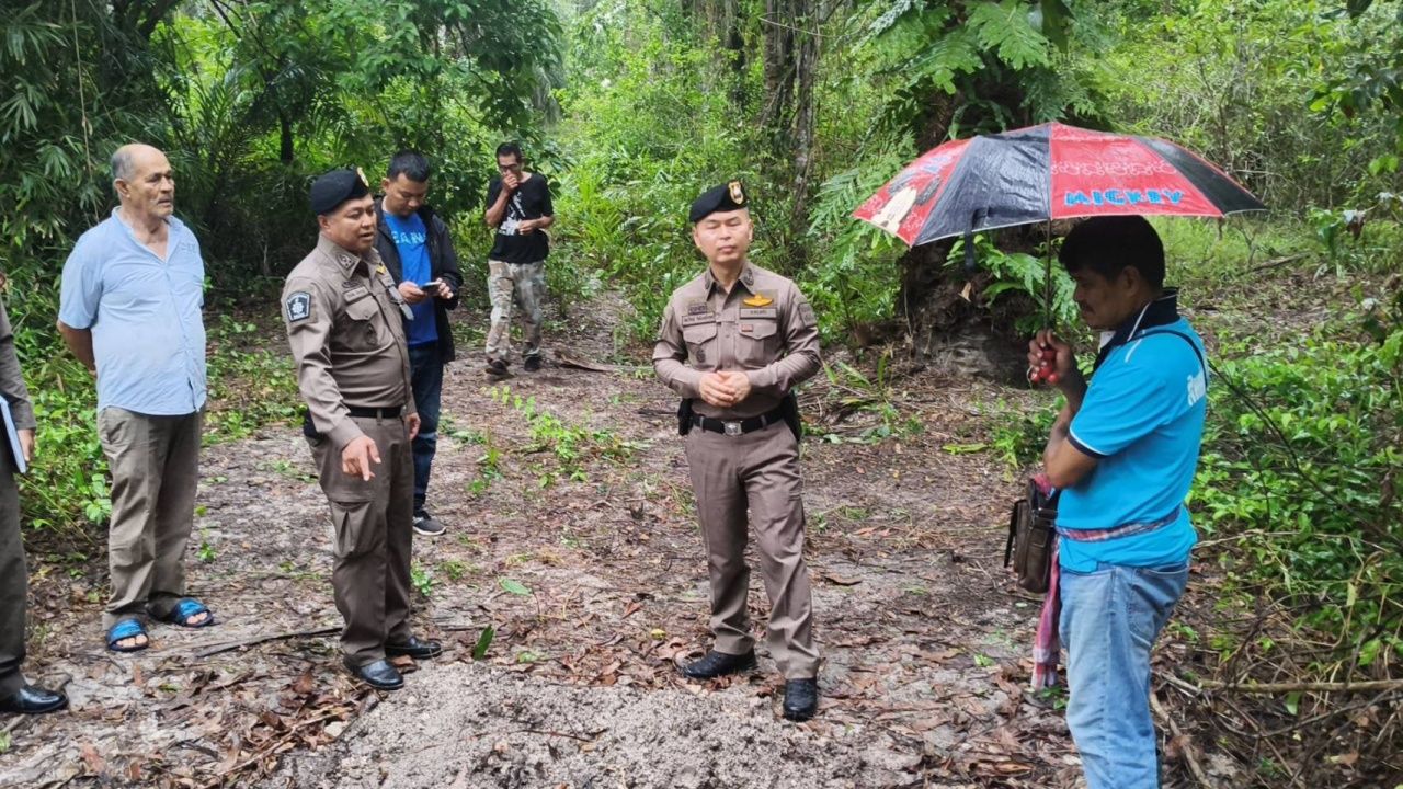 残忍杀害焚烧4具尸体在董里府油棕园，追捕凶手，预计不少于3人