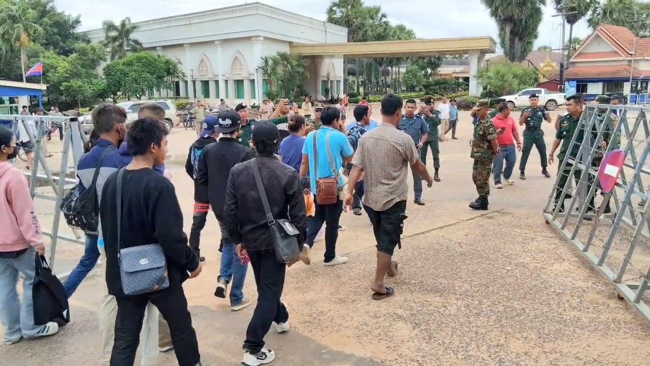 洪森聪明宣布禁止泰国商品，但允许资本家通过老挝边境购买泰国商品