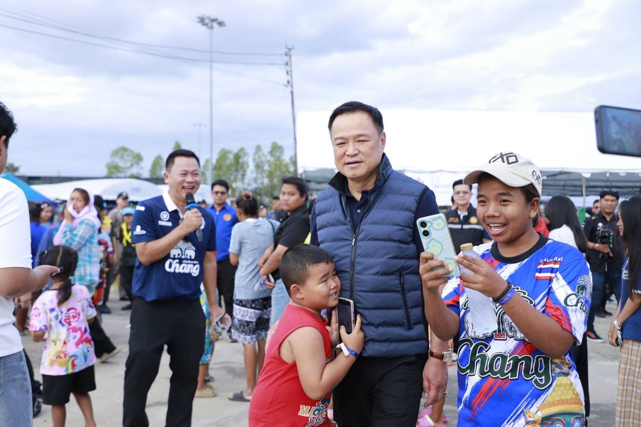 安努廷慰问难民中心并澄清无停火协议