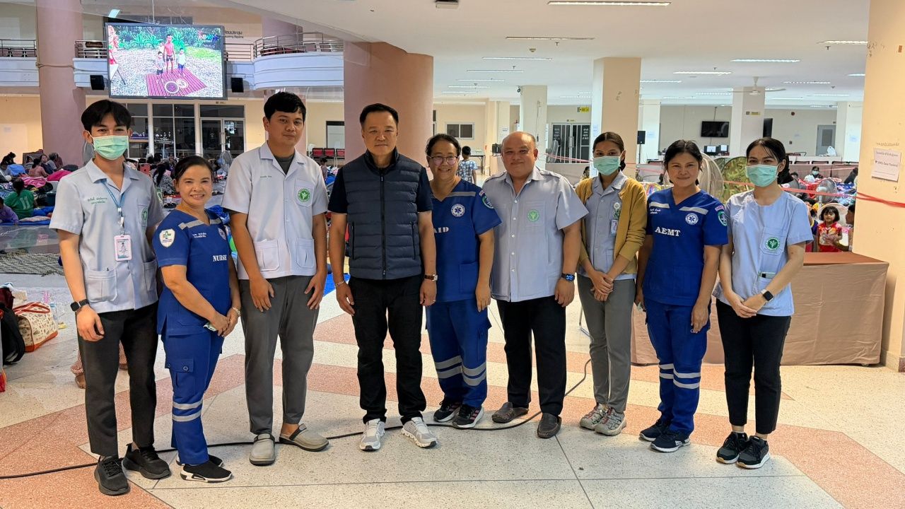 总理访问素林避难中心，鼓励公众，承诺照顾直到局势缓和