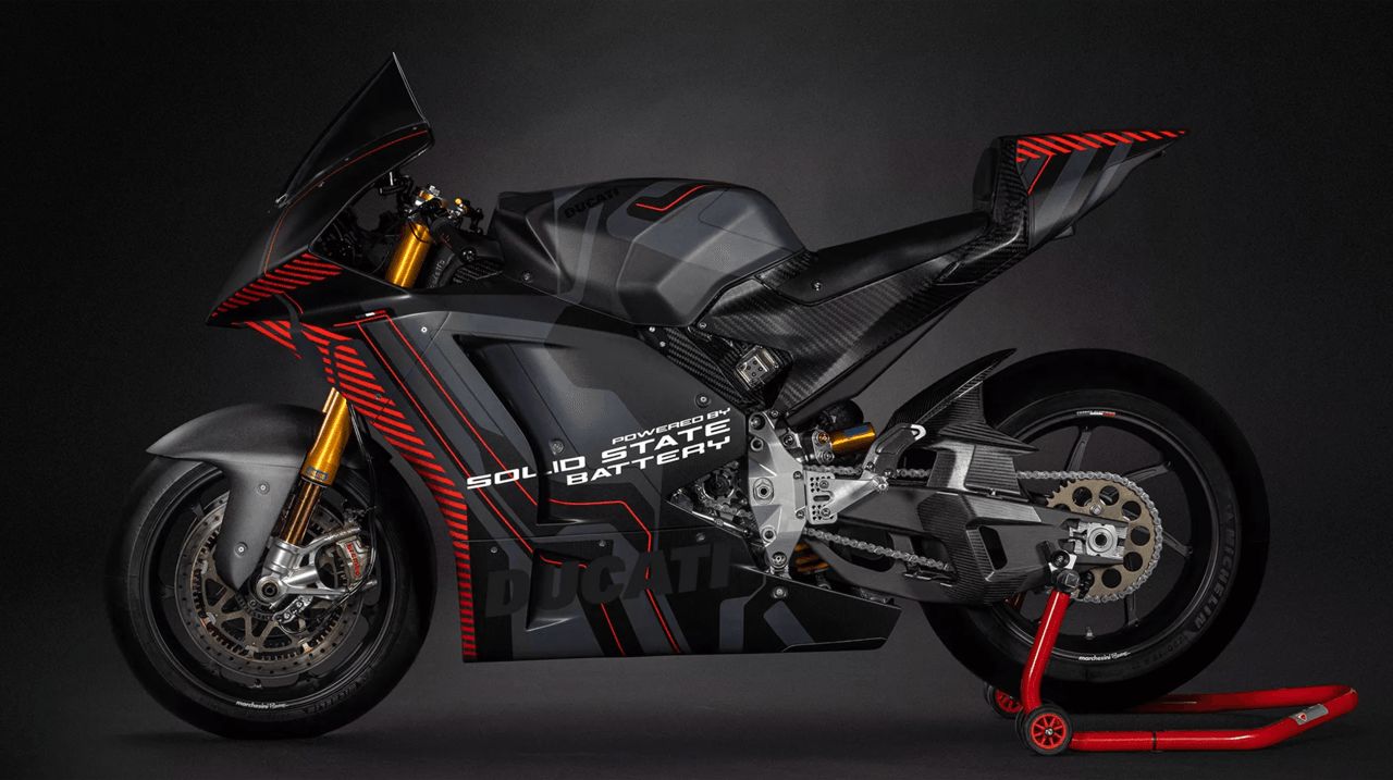 Ducati V21L 电动摩托车测试固态电池延长续航！